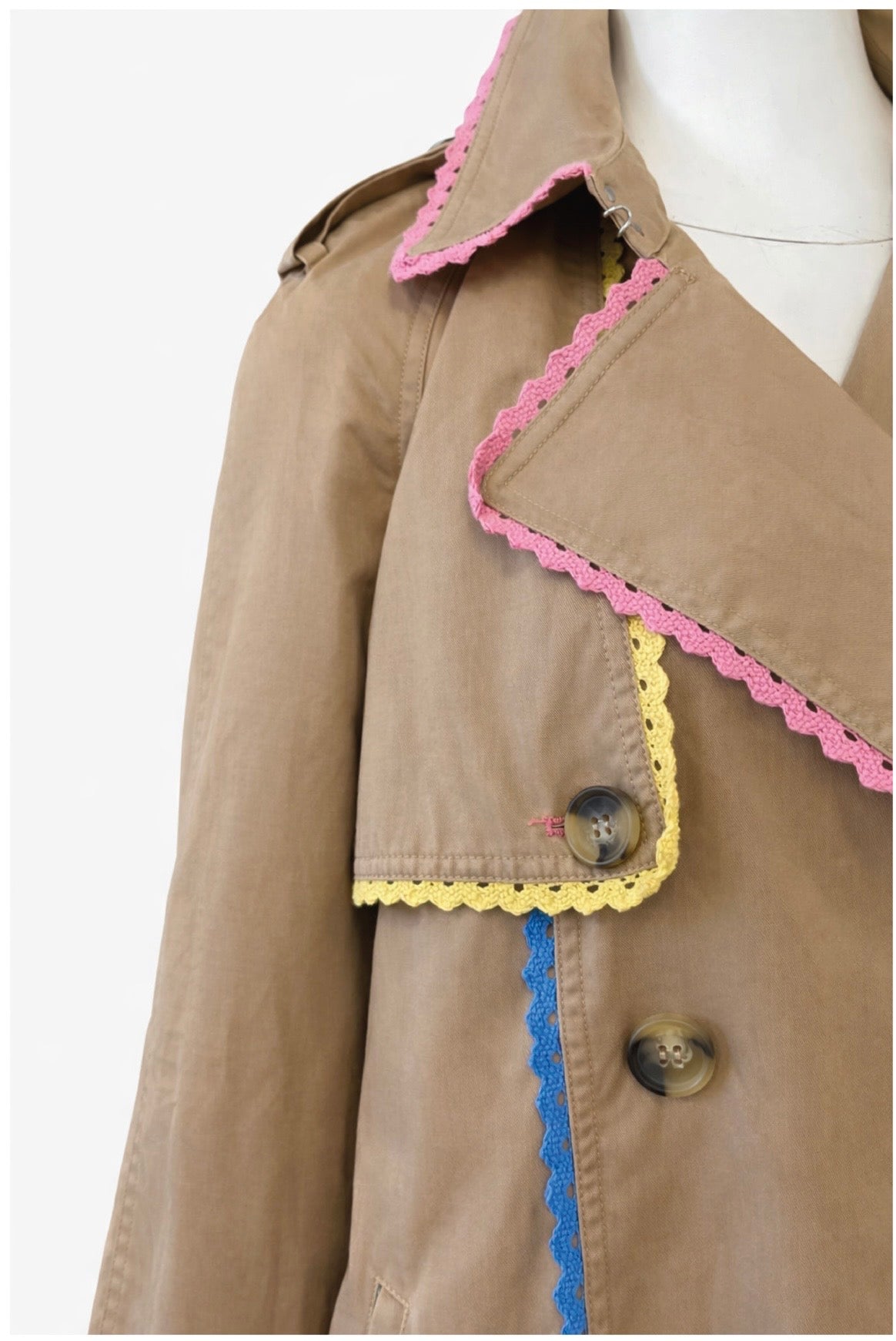 7 For all mankind trenchcoat, camel kleur met kanten, kleurrijke bies