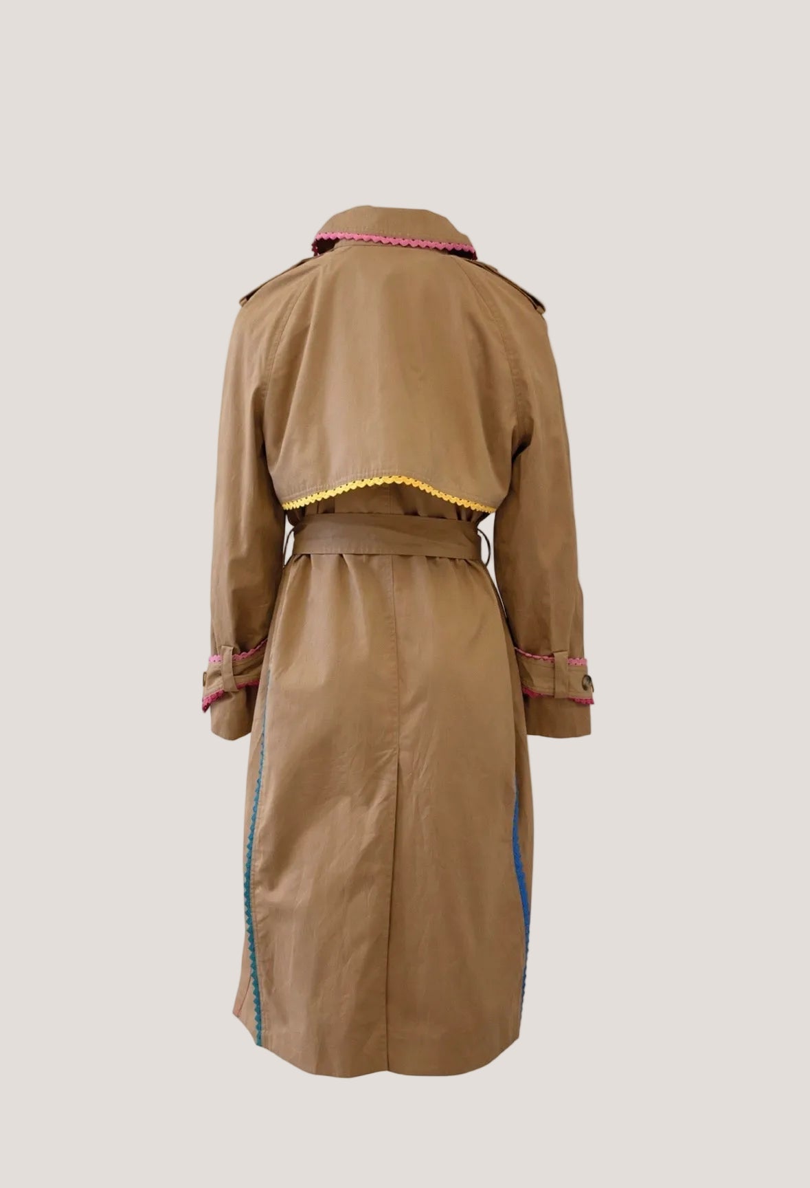 7 For all mankind trenchcoat, camel kleur met kanten, kleurrijke bies