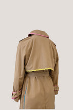 7 For all mankind trenchcoat, camel kleur met kanten, kleurrijke bies