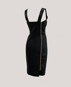 Zwarte vrouwelijke cocktail jurk van Roland Mouret