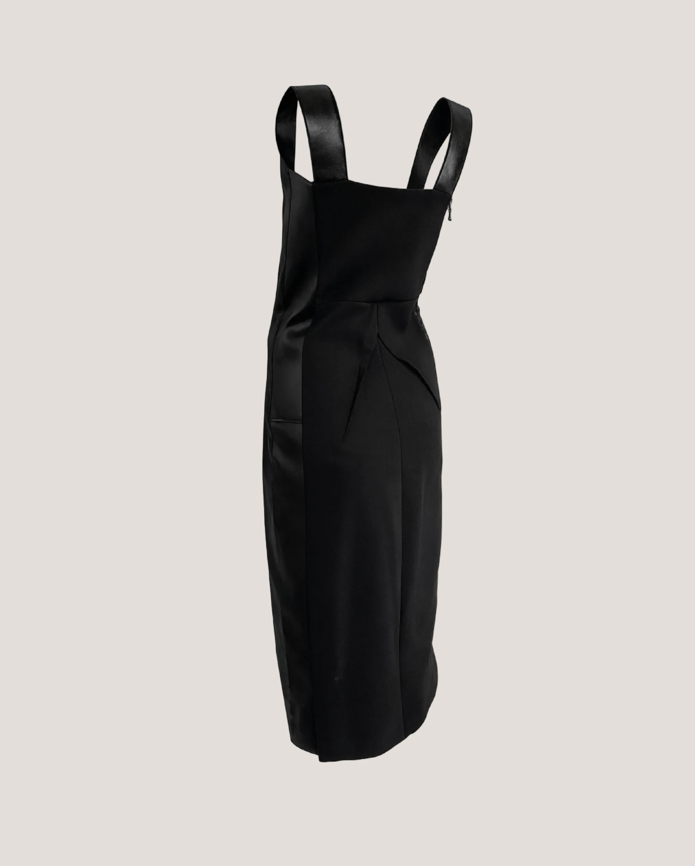 Zwarte vrouwelijke cocktail jurk van Roland Mouret